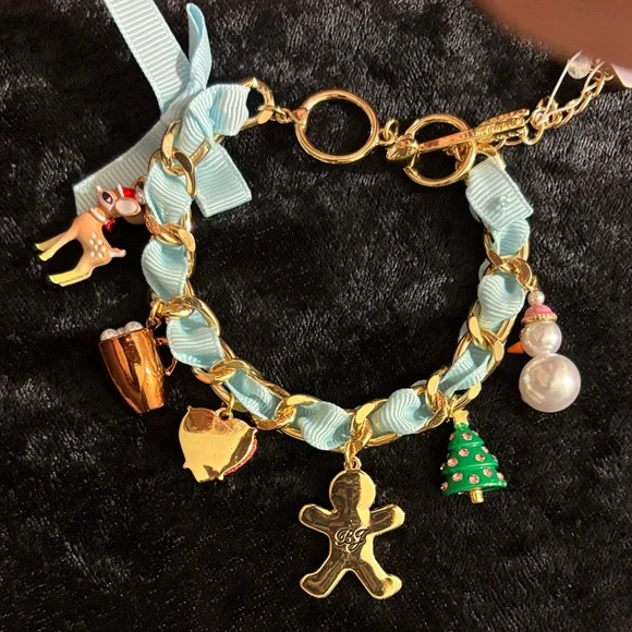 Betsey Johnson Christmas Charm Bracelet with Blue Ribbon NWT - Picture 8 of 8